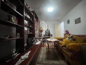 Apartament 2 camere, curte comuna. Zona Centrala - imagine 3