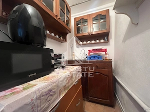 Apartament 2 camere, curte comuna. Zona Centrala - imagine 5