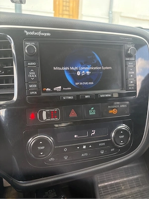 mitsubishi outlander - imagine 5