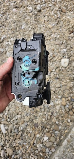 Broasca Usa Dreapta Spate VW Golf 7  - imagine 3