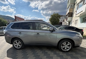 mitsubishi outlander - imagine 2