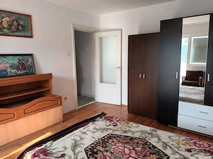 Închiriez apartament cu 1 cameră   Calea Martirilor