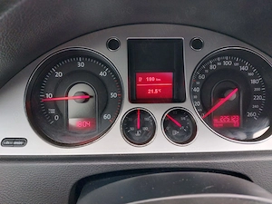 Passat,1,9 TDI,105 CP,Climatronic,225000km, Oradea - imagine 8