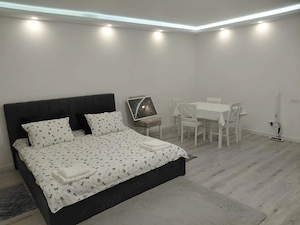 Apartament LUX , o camera/studio , 45mp, parcare, zona Parc Poligon - imagine 4