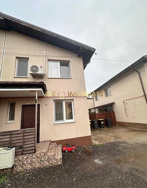 Casa tip duplex 4 Camere Centrala Proprie Parcare 