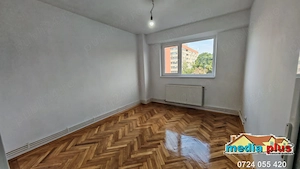 Închiriere apartament 3 camere   Țiglina I, vedere spre Strada Brăilei - imagine 5