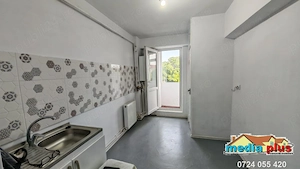 Închiriere apartament 3 camere   Țiglina I, vedere spre Strada Brăilei - imagine 4