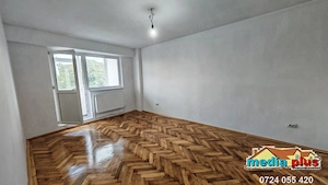 Închiriere apartament 3 camere   Țiglina I, vedere spre Strada Brăilei - imagine 8