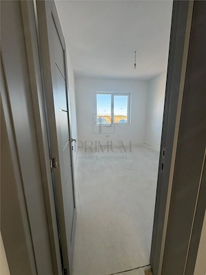 CASA PE PARTER  - 3 DORMITOARE - BUCATARIE INCHISA - 400 MP TEREN -ASFALT - imagine 9