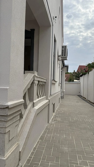 Inchiriez imobil situat central , zona o , langa teatrul T.Grozavescu , str,Eminescu nr.4 - imagine 16