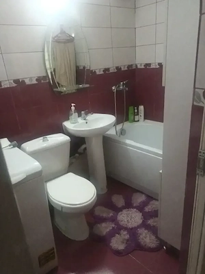 închiriez garsonieră 