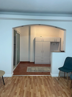 Inchiriez  APARTAMENT CU 2 CAMERE   Zona Ultracentrala  - imagine 2