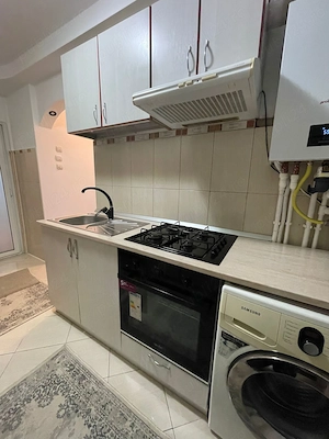 Inchiriez  APARTAMENT CU 2 CAMERE   Zona Ultracentrala  - imagine 10