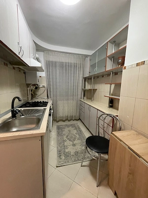 Inchiriez  APARTAMENT CU 2 CAMERE   Zona Ultracentrala 