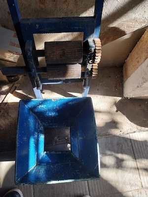 zdrobitor struguri