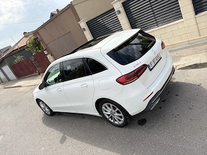 Mercedes-Benz B 180D Panoramic - imagine 4