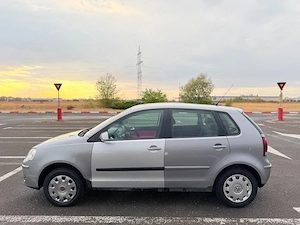 Vând Volkswagen Polo, an 2008, motor 1.2 benzină, cutie manuală, culoare argintiu. - imagine 2