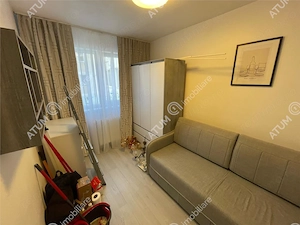Apartament 3 camere decomandate si balcon inchis zona Strand Sibiu - imagine 6