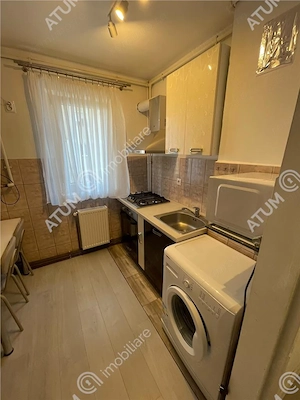 Apartament 3 camere decomandate si balcon inchis zona Strand Sibiu - imagine 9