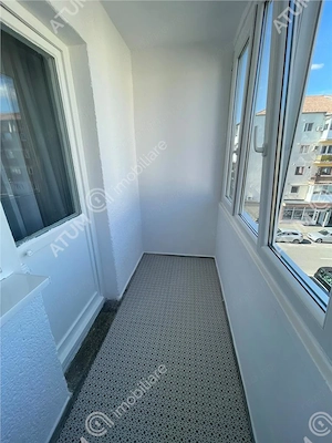 Apartament 3 camere decomandate si balcon inchis zona Strand Sibiu - imagine 13