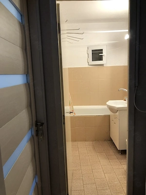 Vând apartament 3 camere decomandate, bilateral, etaj 2 din 4, zona Brazdă -Bld Dacia, bloc din 1989 - imagine 7