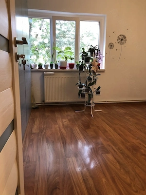 Vând apartament 3 camere decomandate, bilateral, etaj 2 din 4, zona Brazdă -Bld Dacia, bloc din 1989 - imagine 2