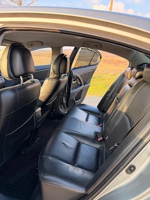 Vând Toyota Avensis 2.2 D-CAT 177 cp - imagine 4