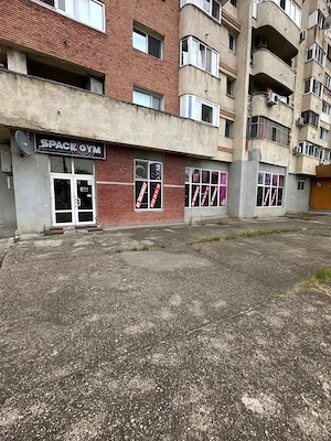 Inchiriez spatiu comercial 336mp