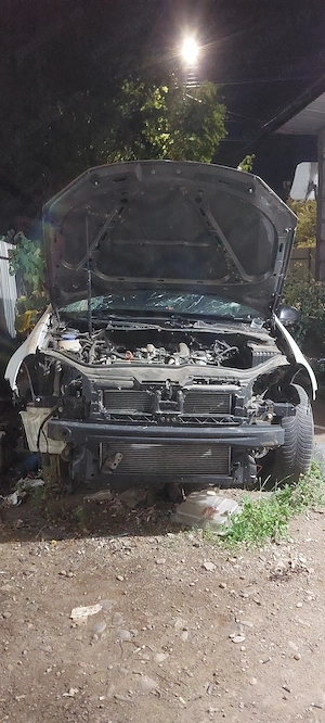 Vând  Dezmembrez Golf 5 GT 1.4