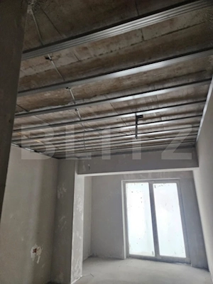 Apartament 3 camere, 2 bai, decomandat, etaj intermediar, zona Tractorul - imagine 3
