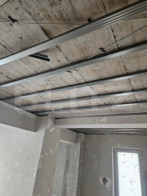 Apartament 3 camere, 2 bai, decomandat, etaj intermediar, zona Tractorul - imagine 5