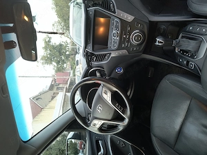 Hyundai Grand Santa Fe  - imagine 6