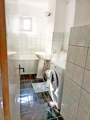 Zona Calea Girocului   Apartament 1 cameră, decomandat, etaj 3, 210 Euro pe lună - imagine 4