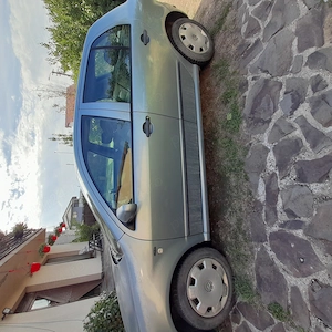 Vând Skoda Fabia,benzină, fabricație 2002,înmatriculată, actele la zi,stare buna de funct - imagine 2