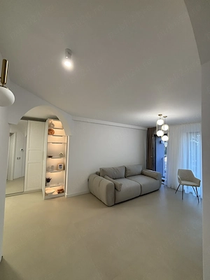 Apartament 3 camere DECOMANDAT | Bloc Nou, Etaj 1 | Stadion Farul + Parcare Subterană - imagine 2