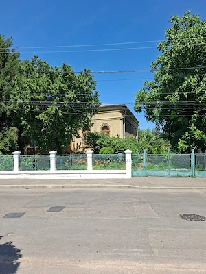 Vila cu arhitectura italiana din 1914   Ramnicu Sarat, Str. Pacii   Str. Lalelelor - imagine 5