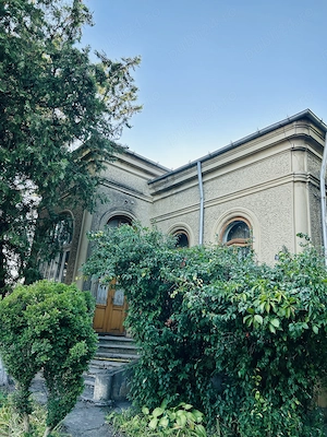 Vila cu arhitectura italiana din 1914   Ramnicu Sarat, Str. Pacii   Str. Lalelelor - imagine 9