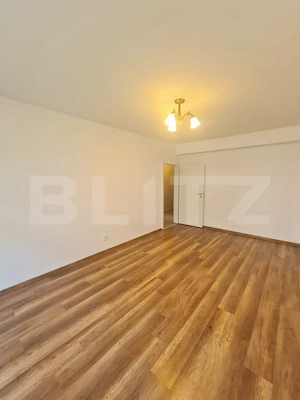 Apartament cu o camera, finisaje noi, parcare, zona Terra - imagine 3