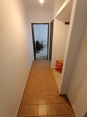 In Zona Bărnuțiu,la 1,5 Km de Medicina si Take Ionescu,40 mp,Cu Balcon, Bucătărie Separata,Hol,220 E - imagine 6