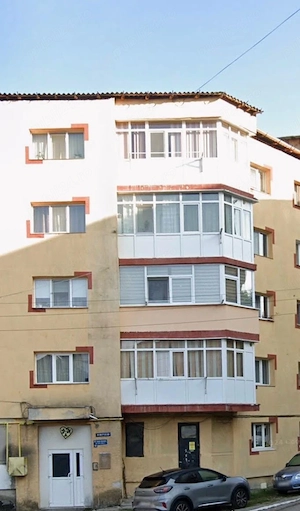 vand apartament 2 camere decomandat 