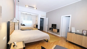 Vanzare apartament 5 camere renovat,mobilat etaj 2 in imobil zona Piata Unirii  - imagine 8