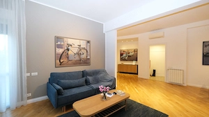 Vanzare apartament 5 camere renovat,mobilat etaj 2 in imobil zona Piata Unirii  - imagine 2