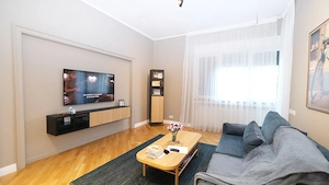 Vanzare apartament 5 camere renovat,mobilat etaj 2 in imobil zona Piata Unirii  - imagine 3