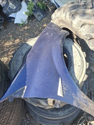 vand capota fata aripa drepta plastic renault megane 2 an 2006  - imagine 3