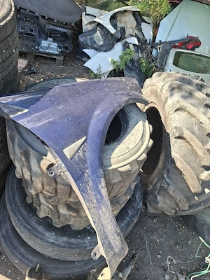 vand capota fata aripa drepta plastic renault megane 2 an 2006  - imagine 2