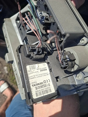 vand chit pornire ceasuri cartela cititor cartela buton consola ac renault megane 2 mot 1.6 benzina  - imagine 5
