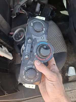 vand chit pornire ceasuri cartela cititor cartela buton consola ac renault megane 2 mot 1.6 benzina  - imagine 2