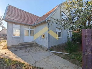Casa la sol de vanzare in Bodrogu Nou