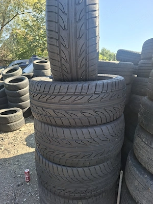 vand set 4 anvelope 275 40 20 bune ca noi de vara 