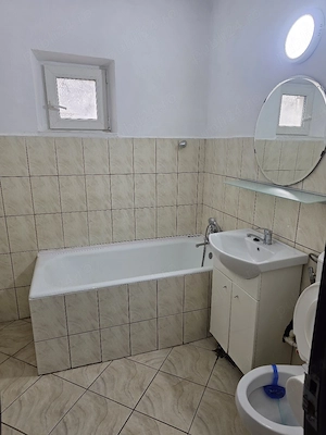 Vand sau Inchiriez Apartament cu 3 Camere Decomandat Recent Mobilat si Renovat  - imagine 3